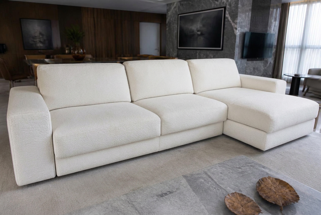 Sofá modular em bouclé depois da higienização